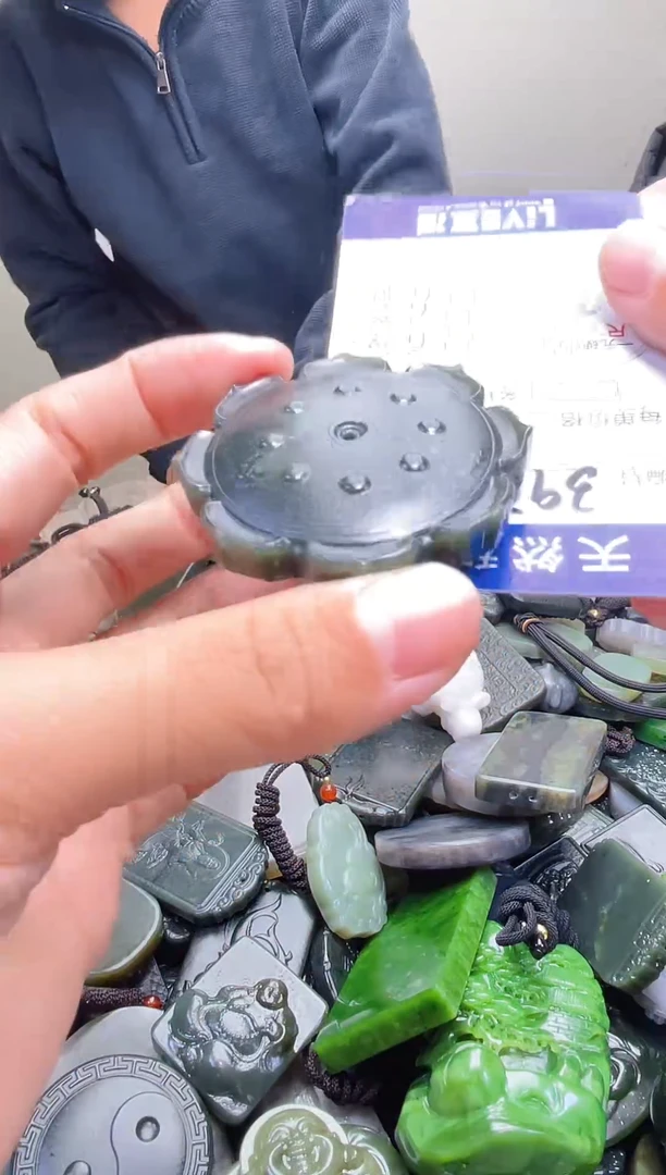 颈饰未镶嵌和田玉392
