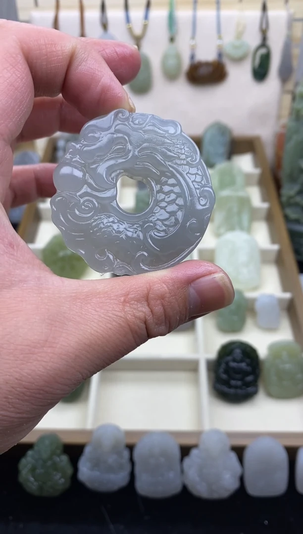 颈饰未镶嵌和田玉天然和田玉吊坠