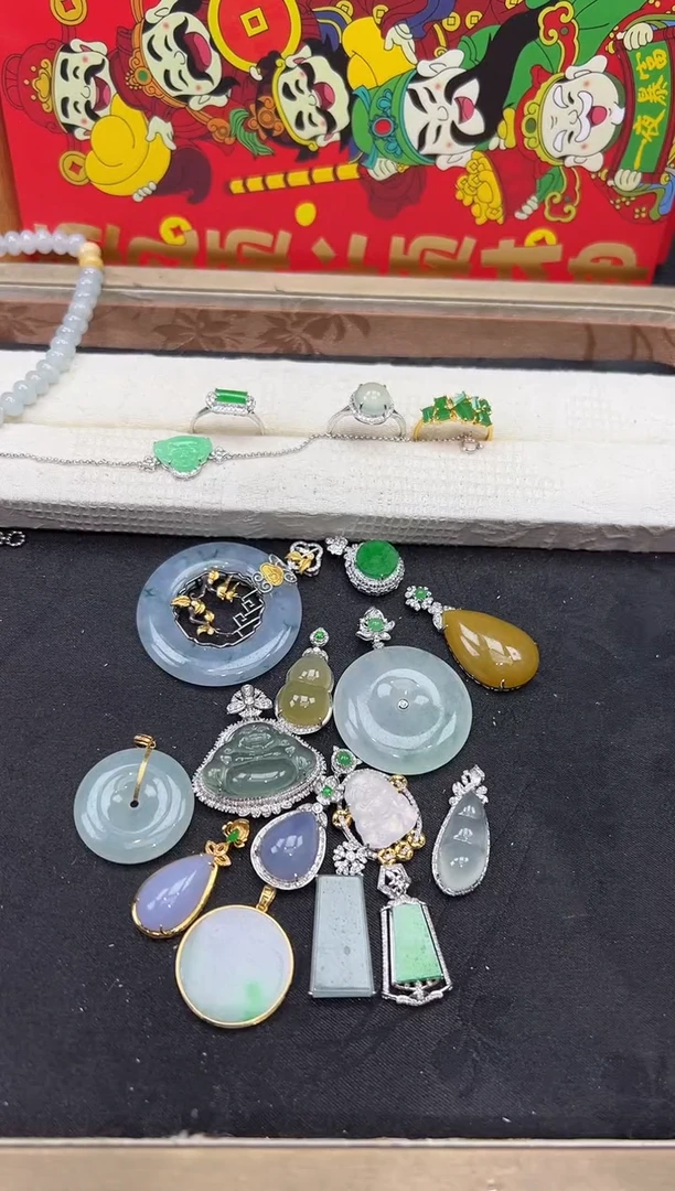 【闪购商品】翡翠吊坠(不含链)18K金镶嵌吊坠