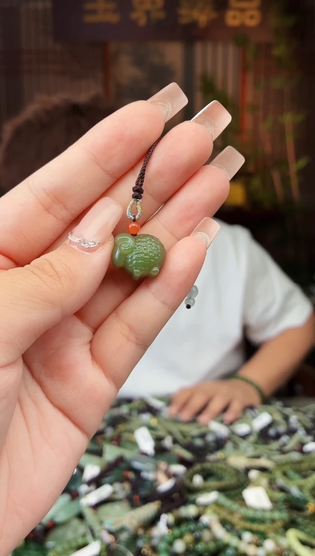 和田玉未镶嵌颈饰拍一发一