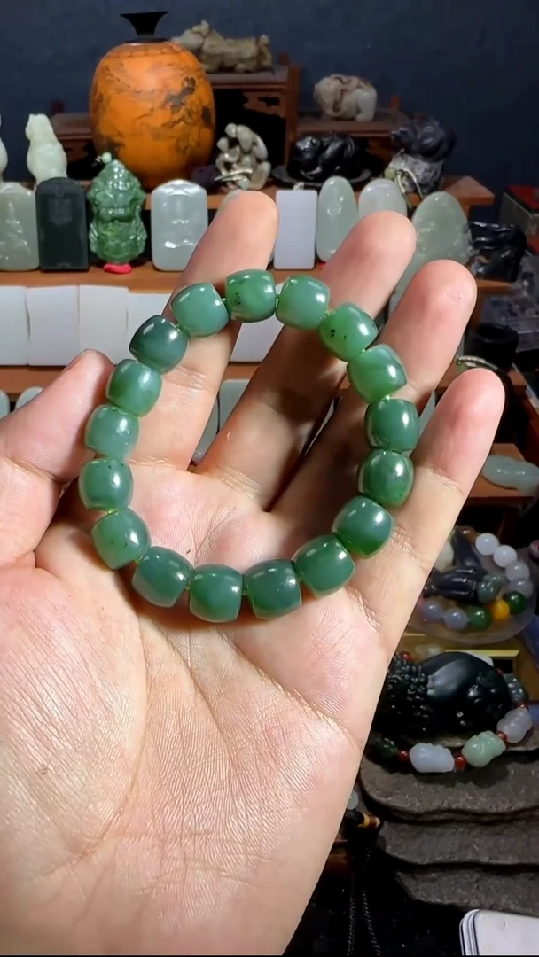 颈饰未镶嵌和田玉卡12