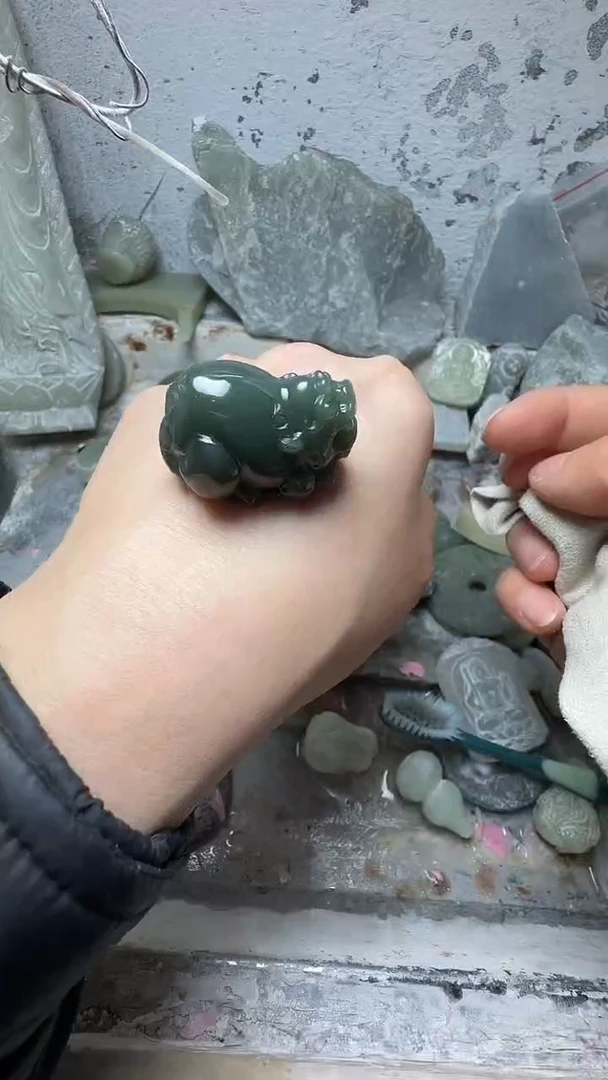 吊坠(赠链)未镶嵌和田玉貔貅