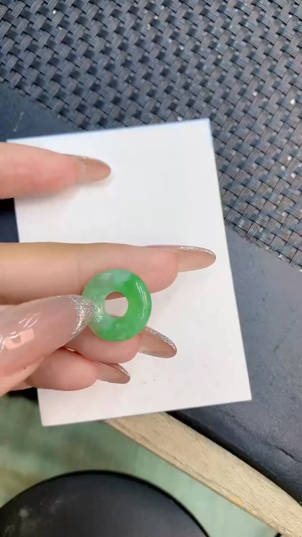 颈饰未镶嵌翡翠1