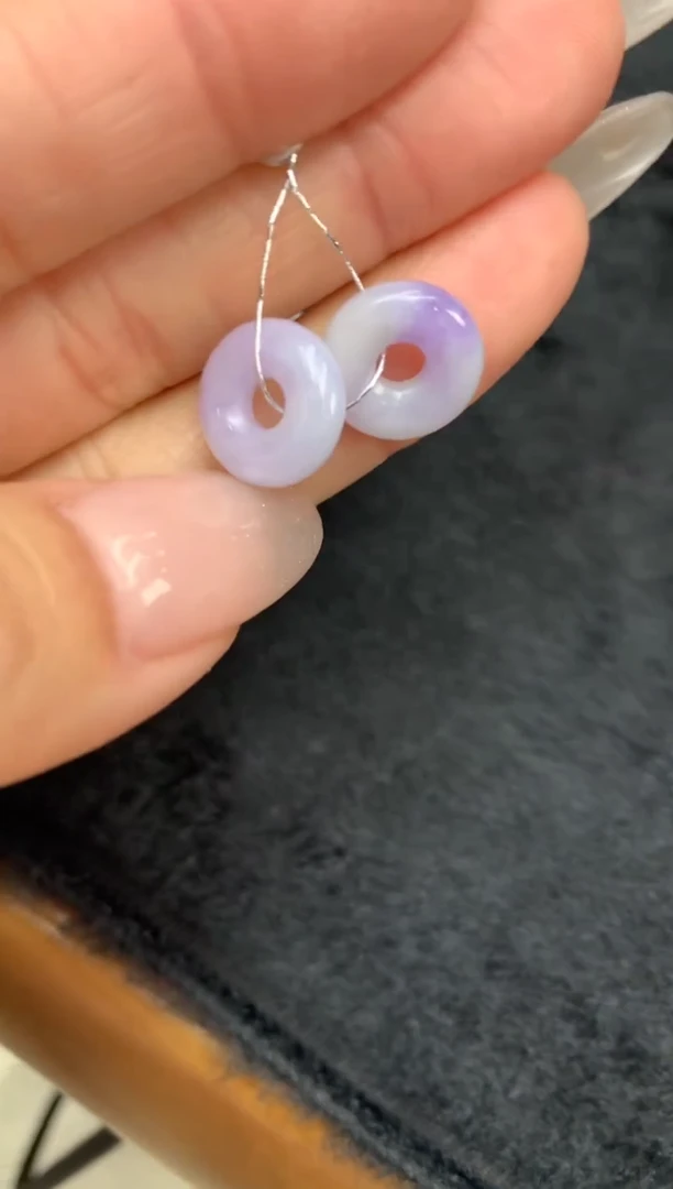 【闪购商品】翡翠颈饰未镶嵌甜甜圈一对