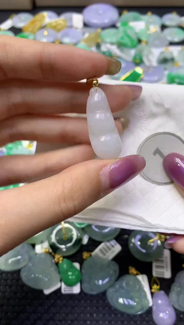 颈饰未镶嵌翡翠天然缅甸翡翠A货