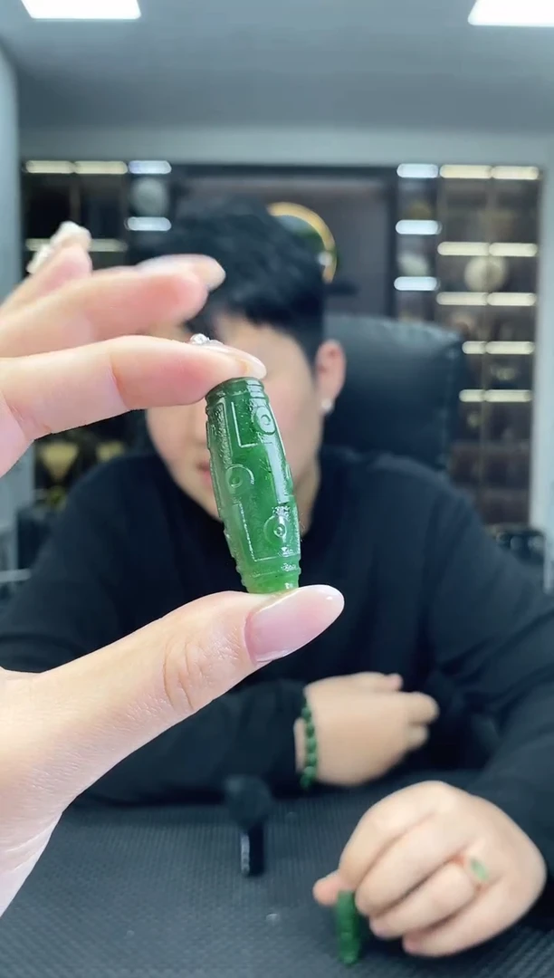 颈饰未镶嵌和田玉桶珠