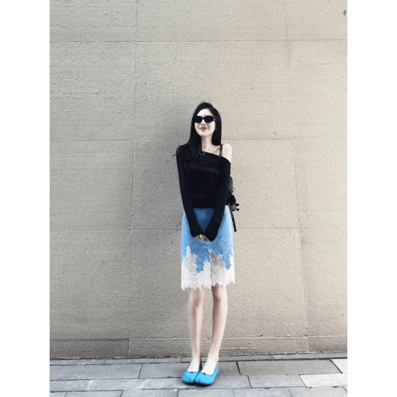 黑色气质斜肩显瘦长袖t恤上衣搭牛仔蕾丝拼接设计感半身裙两件套