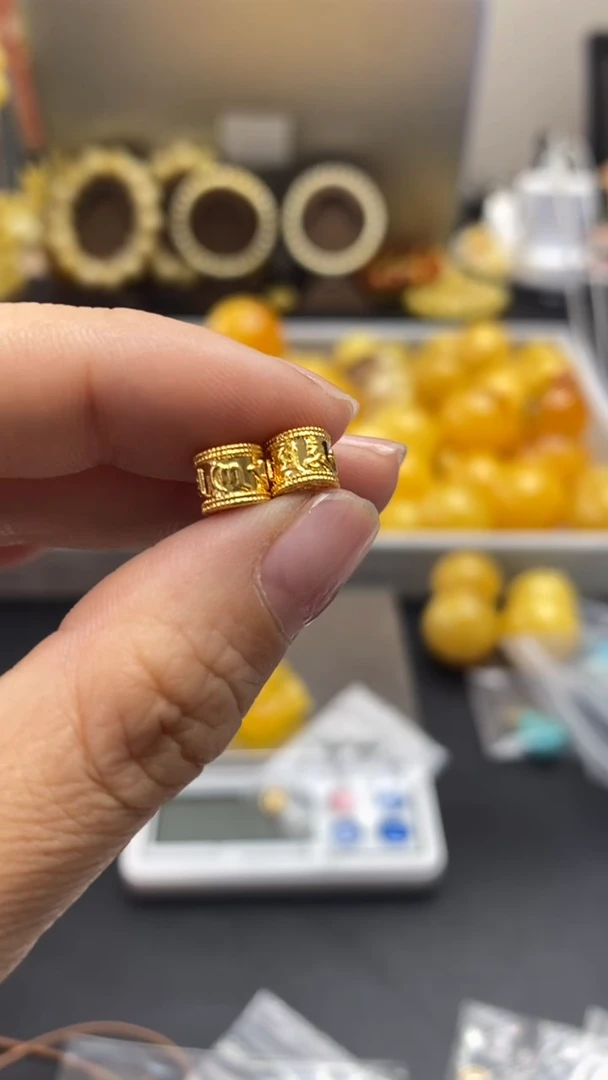 琥珀18K金镶嵌珠宝奇石阿***兜配饰808（2发2