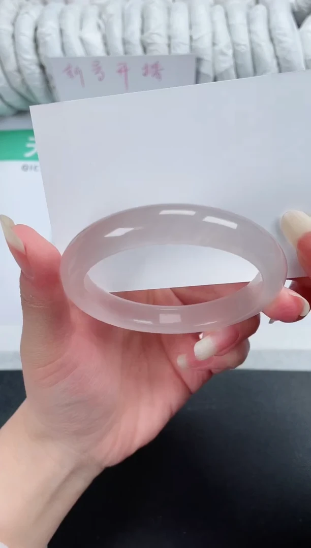 【闪购商品】石英质玉手镯未镶嵌30-58.3