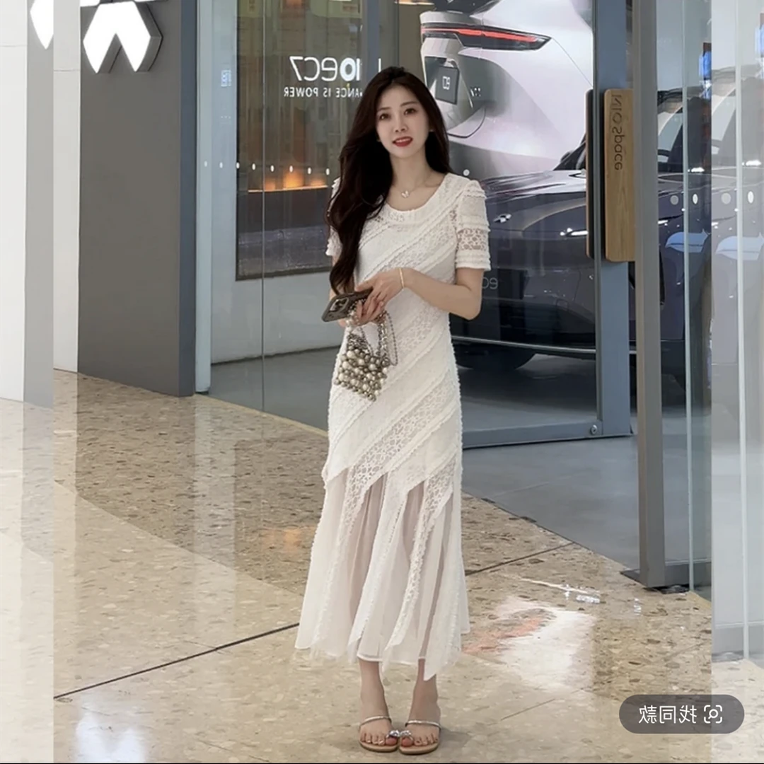 【悸动时光】气质显瘦不规则蕾丝拼接连衣裙内含吊带 2503D06