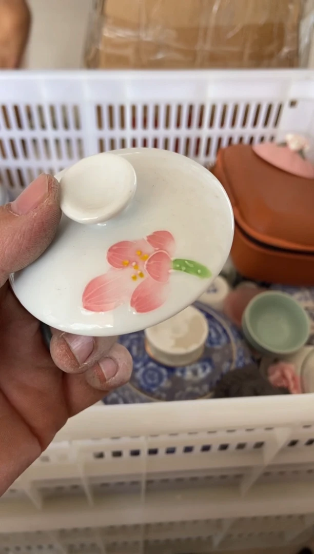 无运费险有瑕疵的摄影的产品有使用过的痕迹有点脏介意勿拍