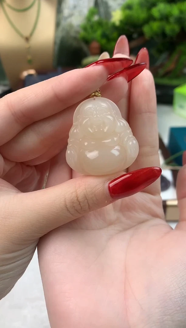 颈饰未镶嵌和田玉吊坠