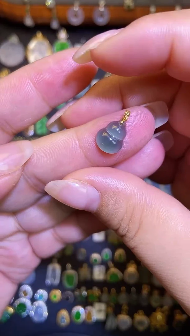 翡翠18K金镶嵌吊坠(不含链)1