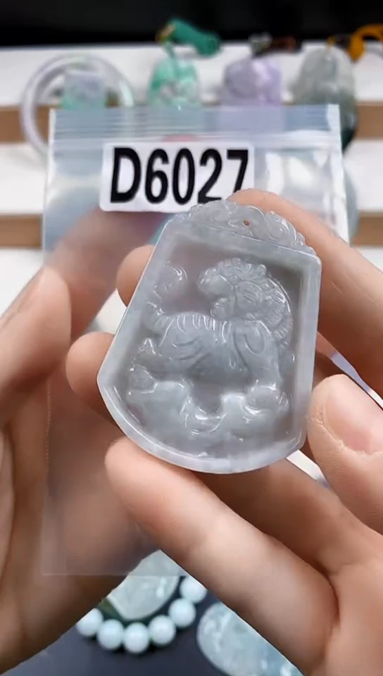 颈饰未镶嵌翡翠天然翡翠吊坠挂件