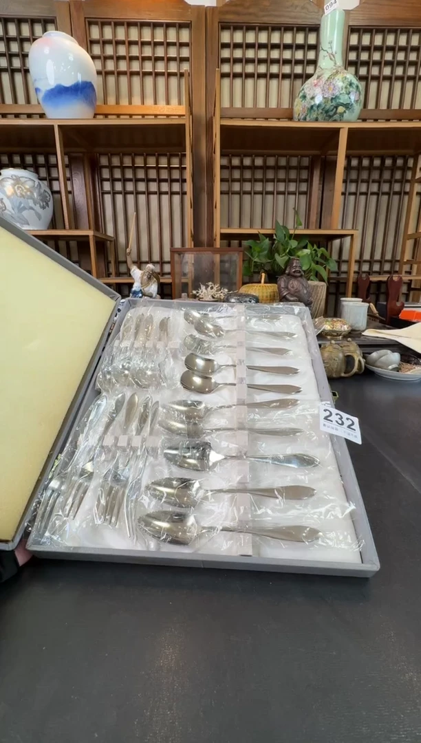 摆件  注意：回流商品，默认有瑕，不退不换。