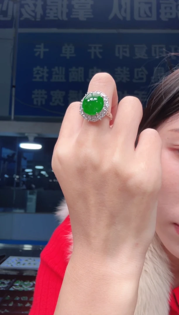 未镶嵌定制翡翠A货有轻微色差属于正常现象，戒指1