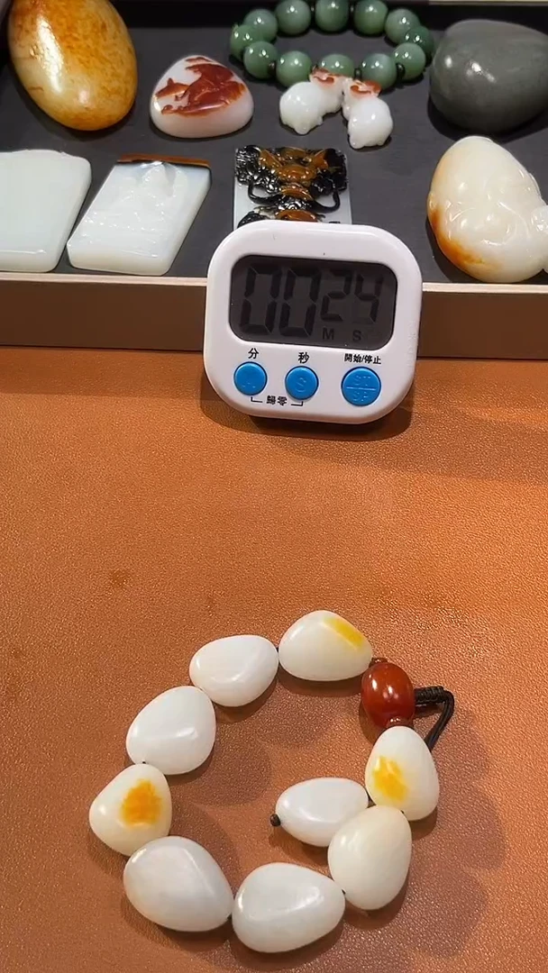 未镶嵌手串和田玉浪***。和田玉