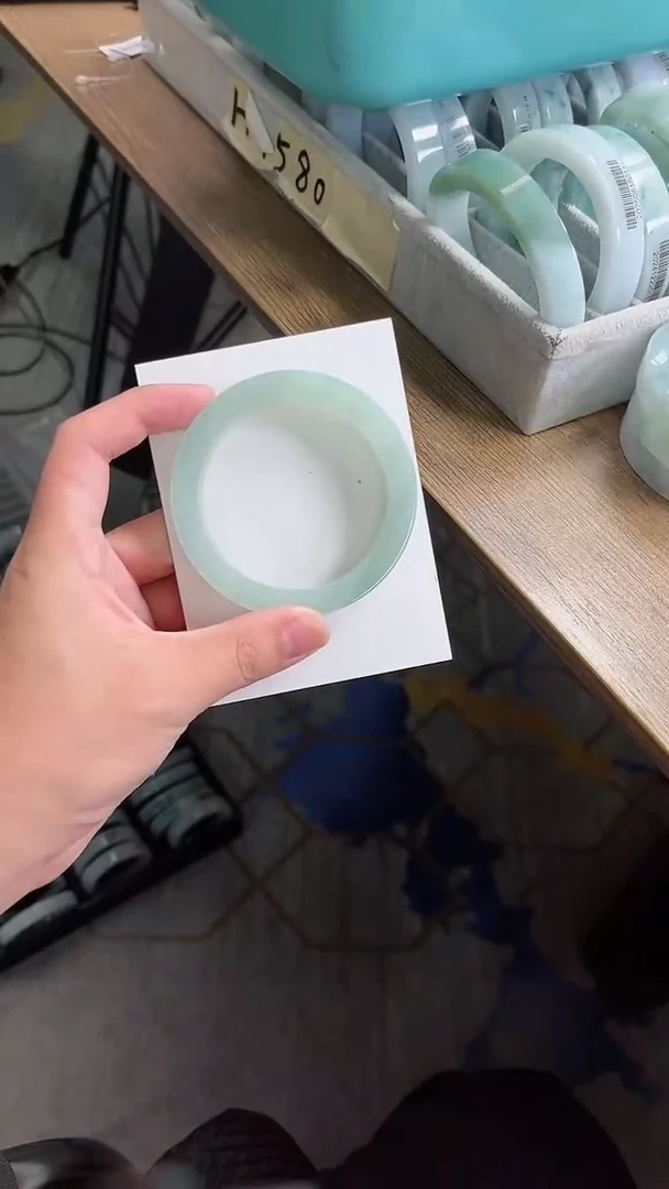 未镶嵌手镯定制翡翠美***愁定制