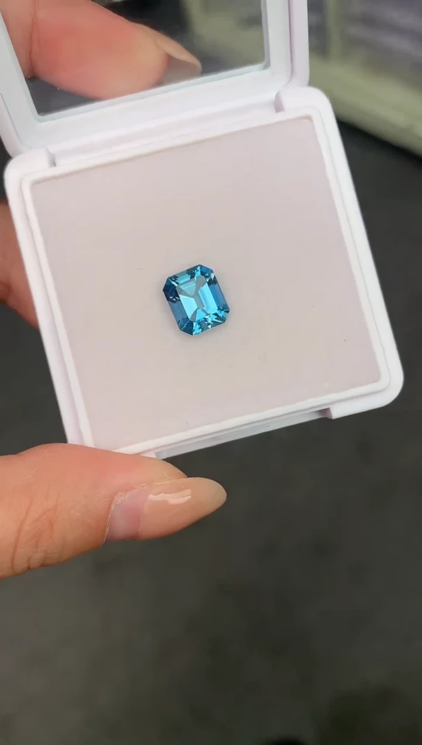 【闪购商品】海蓝宝石裸石未镶嵌3ct海蓝宝石