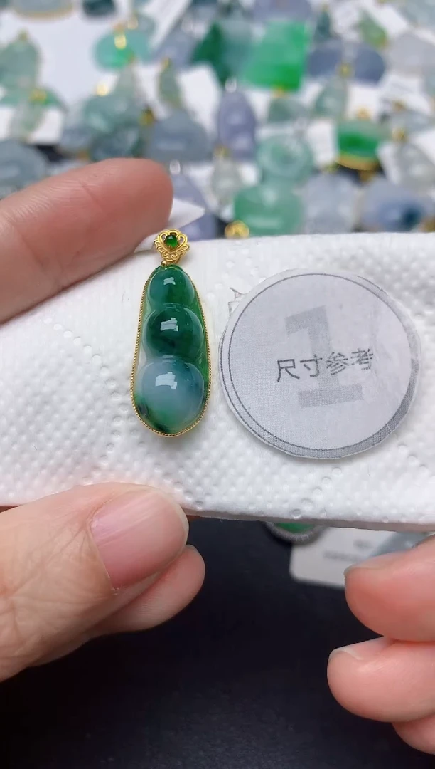 颈饰18K金镶嵌翡翠天然缅甸A货翡翠
