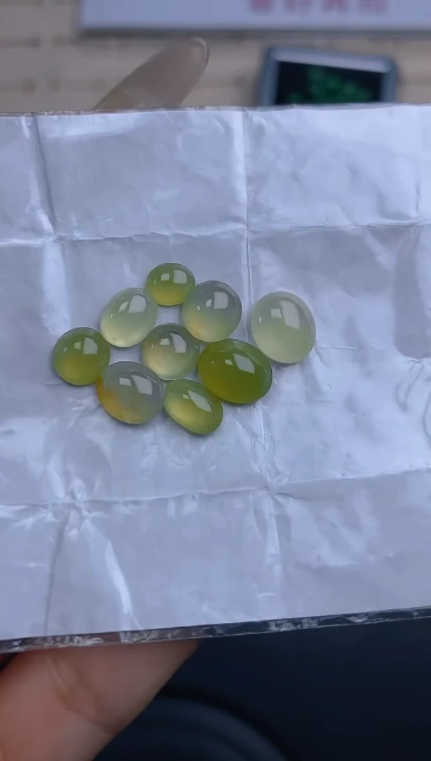 定制翡翠未镶嵌天然翡翠蛋面64