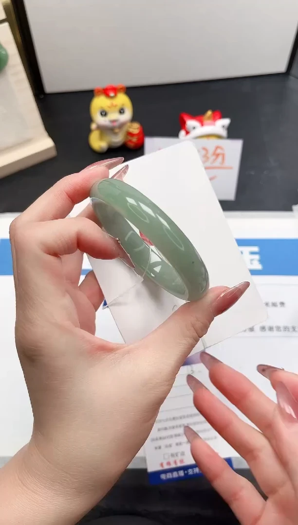 【闪购商品】石英质玉手镯未镶嵌13-58