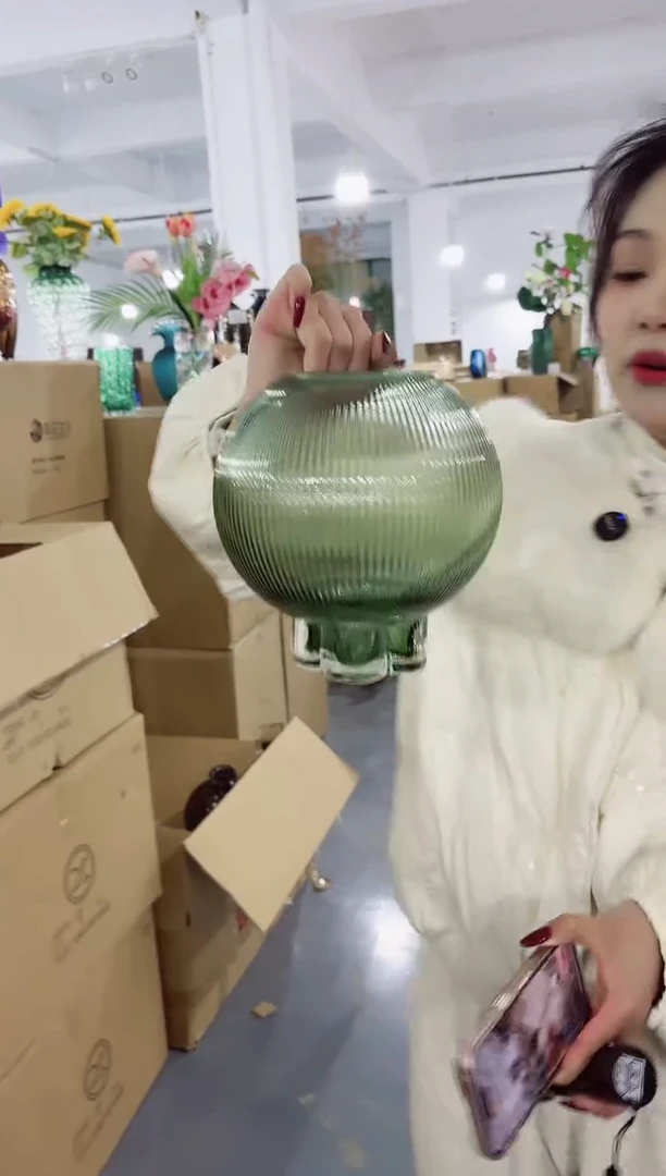 【闪购商品】玻璃私花主义花瓶厂-微瑕--CRST