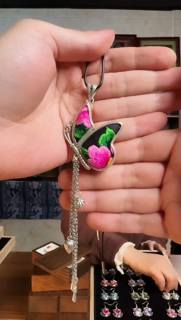 刺绣贵州苗绣非遗集市A8739