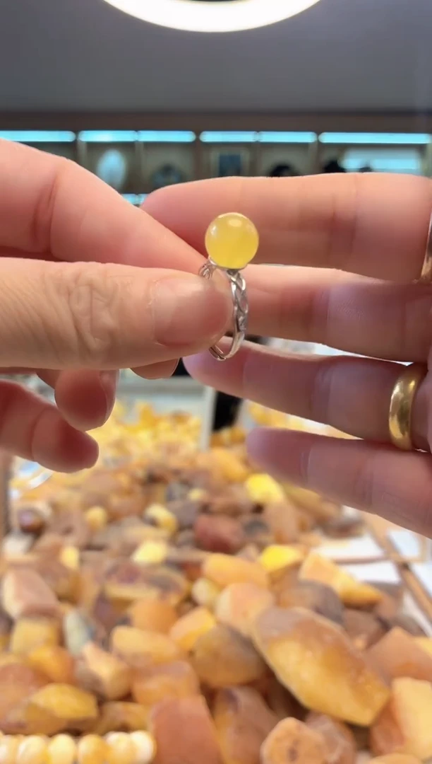 银S925镶嵌蜜蜡戒指天然原矿蜜蜡圆珠戒指