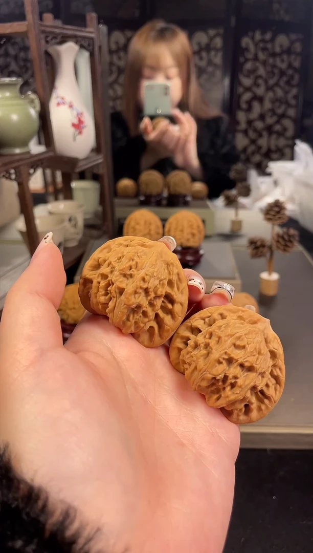 【闪购商品】文玩核桃把件盘龙虎头47尺-68