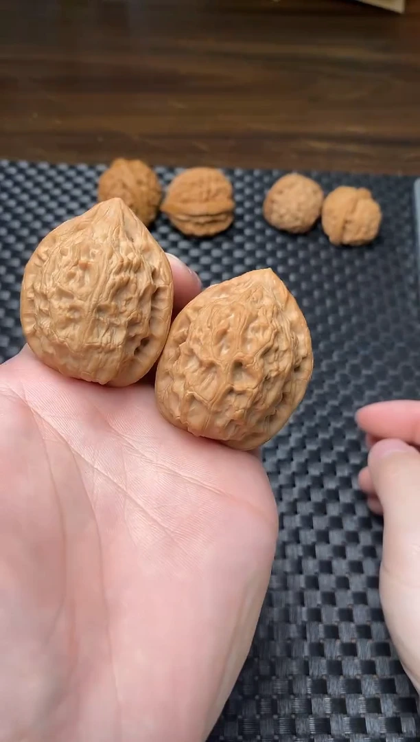 把件文玩核桃微微修长治鸡心边39尺肚40尺（45.8克）