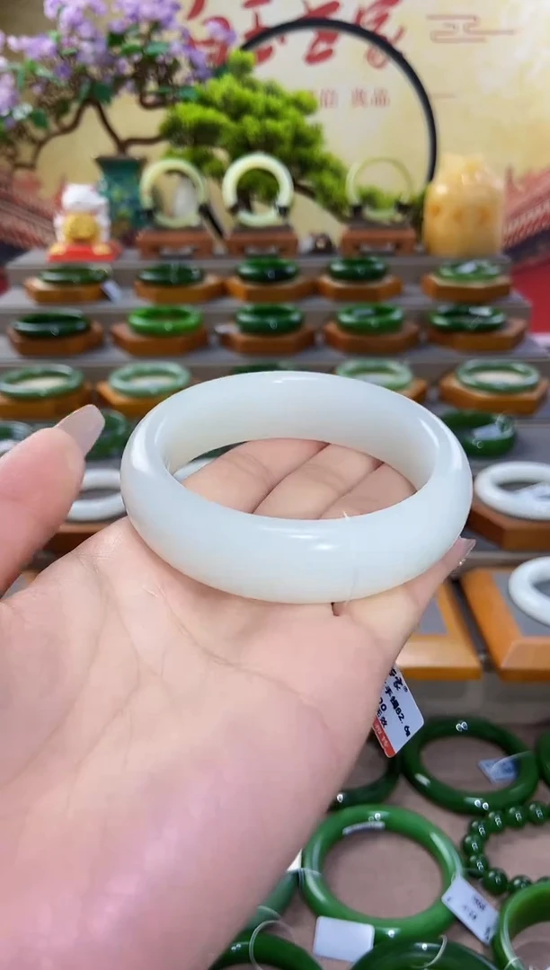 【闪购商品】和田玉手镯未镶嵌和田玉/山流水手镯