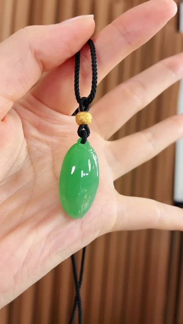 翡翠未镶嵌颈饰吊坠