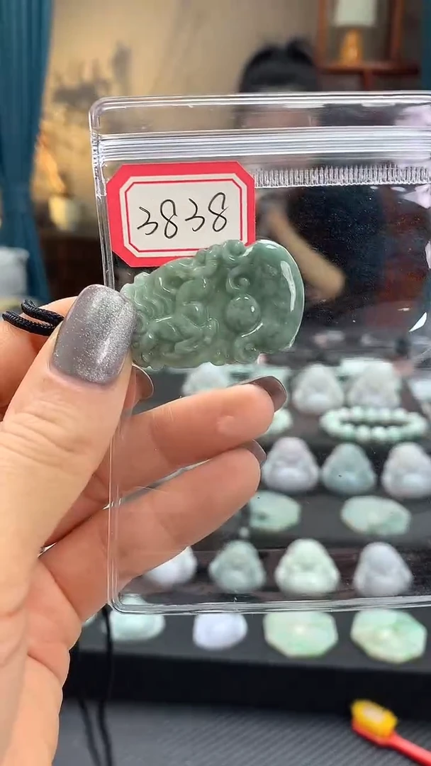 颈饰未镶嵌翡翠马3838