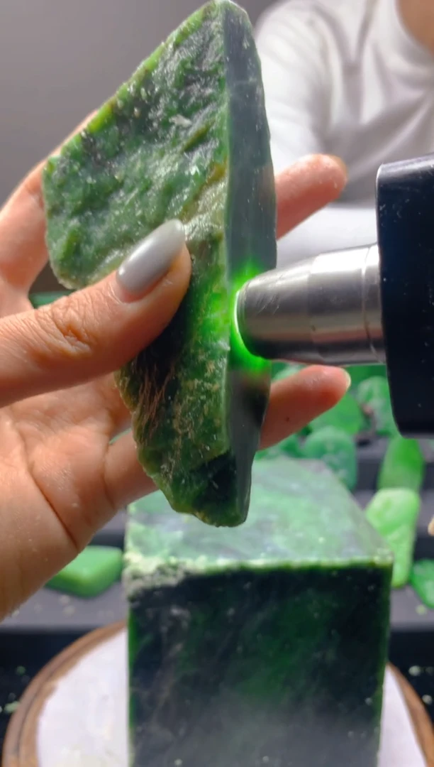 未镶嵌和田玉珠宝半成品1