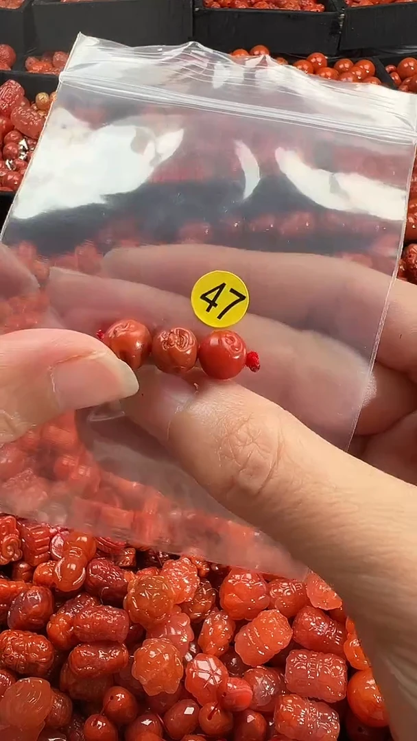 颈饰未镶嵌南红玛瑙1