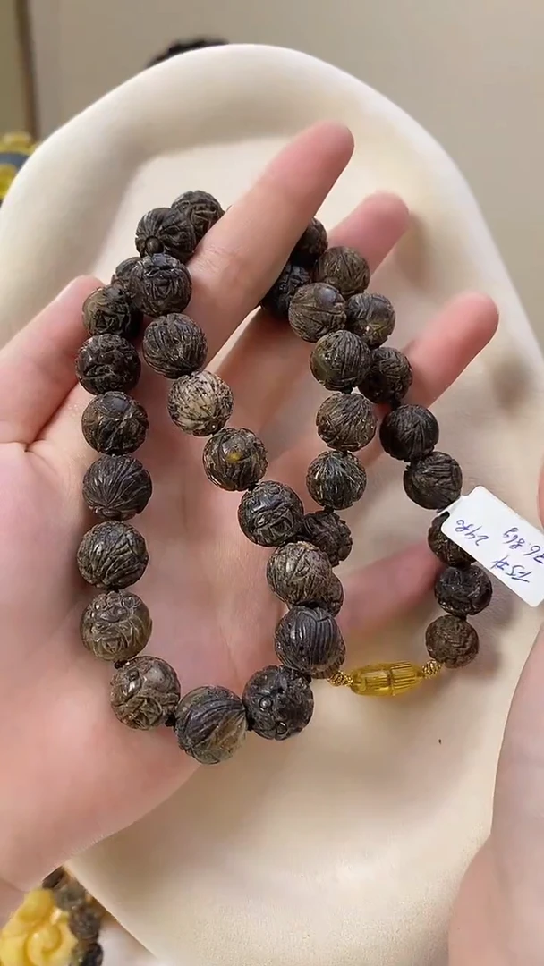 琥珀颈饰未镶嵌项链