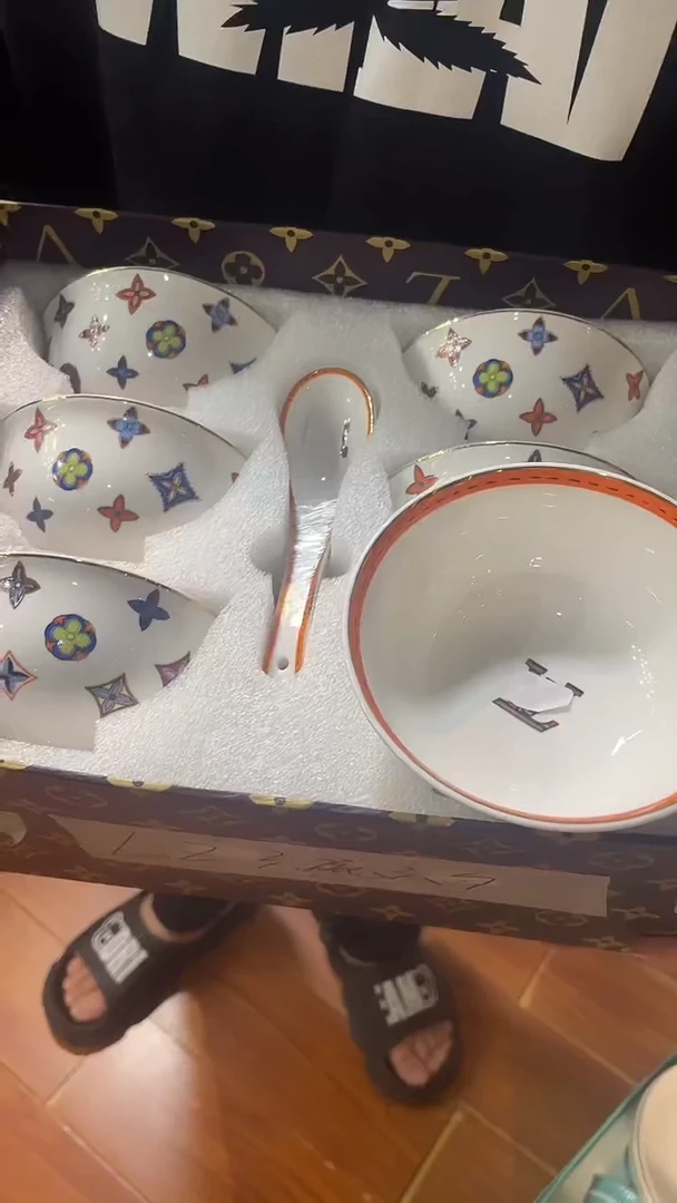 杯鸿辉家品牌瓷器，京东包邮！