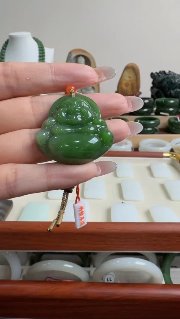 颈饰未镶嵌和田玉挂件