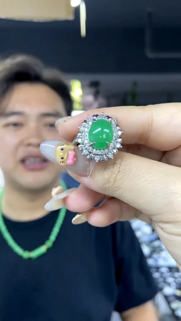 未镶嵌戒指翡翠多样性发其一颜色微差