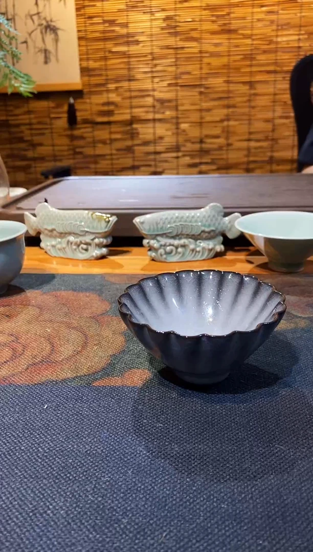 山隐青瓷气烧杯子  花口杯  50CC