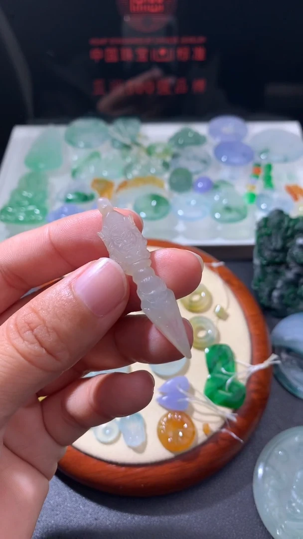 未镶嵌定制翡翠