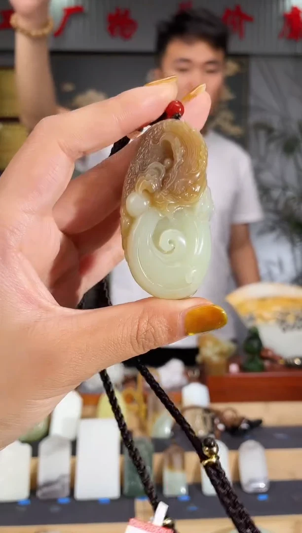 和田玉未镶嵌颈饰1