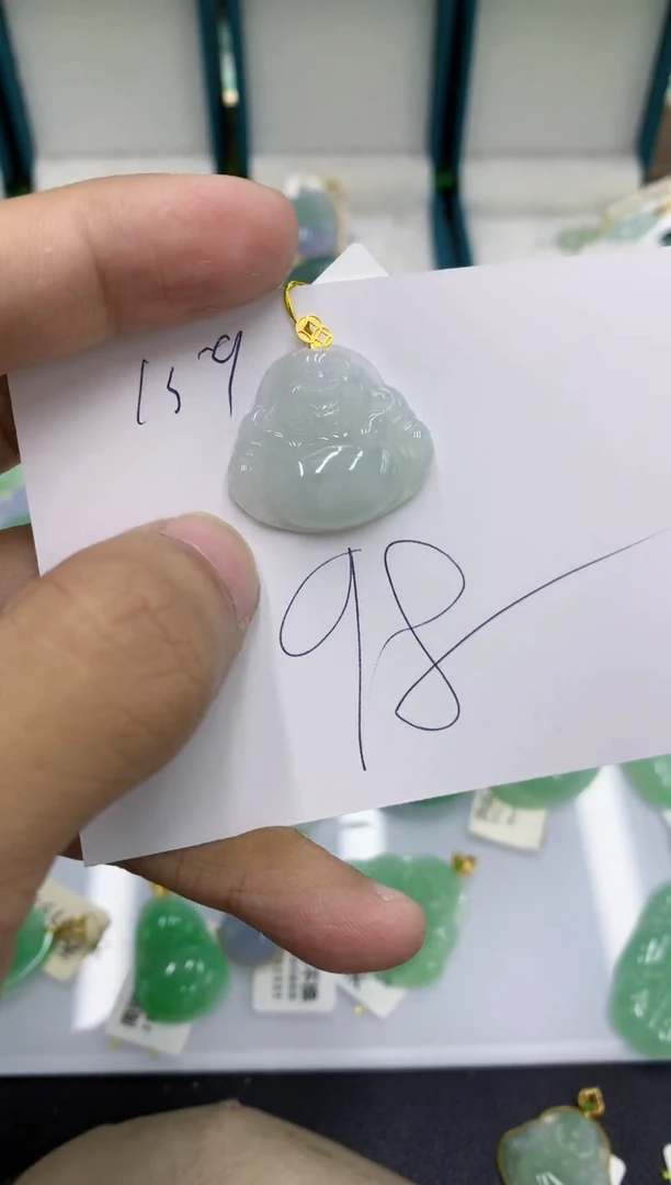 颈饰18K金镶嵌翡翠1111111111