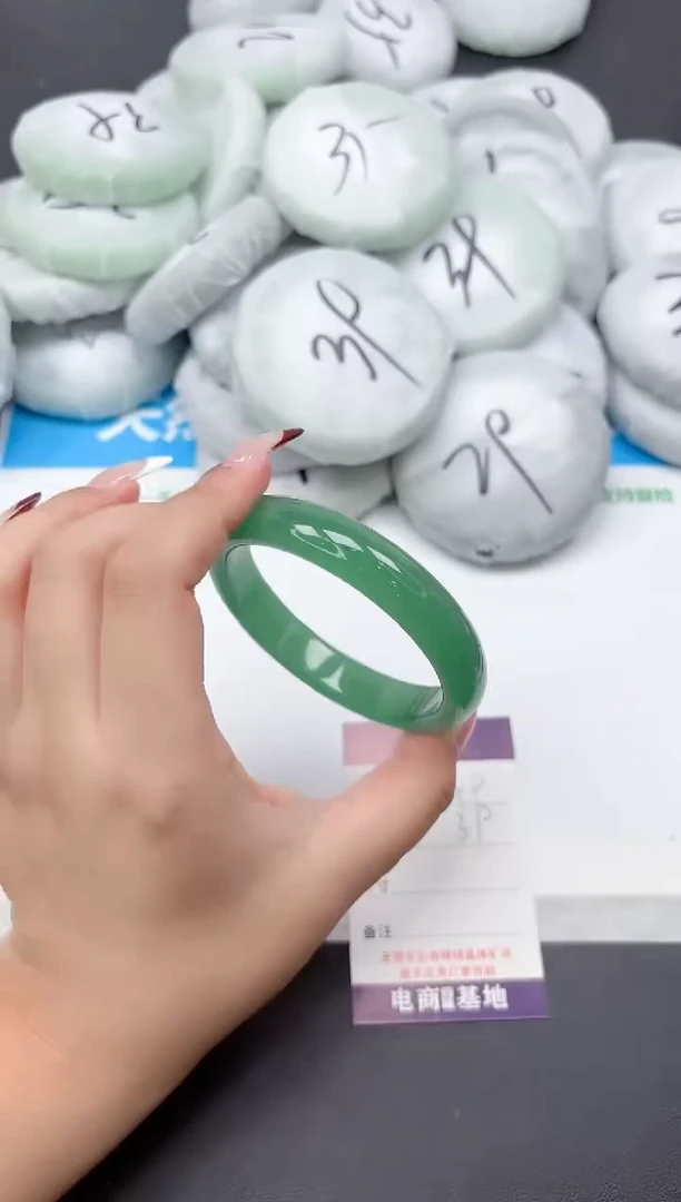 未镶嵌手镯石英质玉A59-61.5