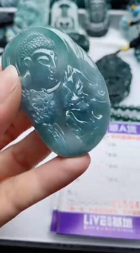 翡翠未镶嵌颈饰