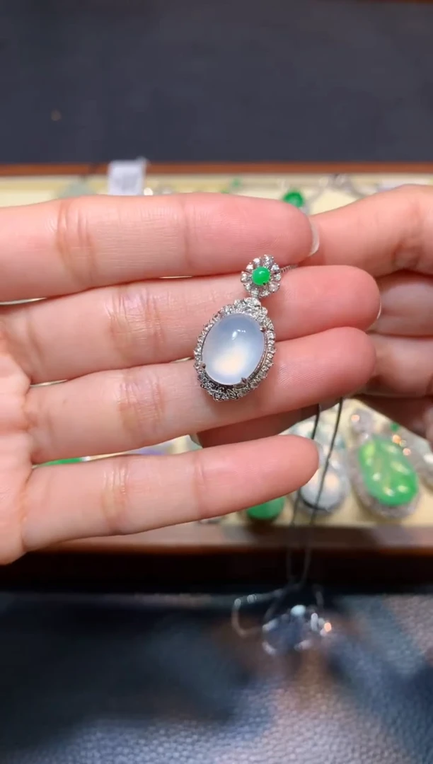 颈饰未镶嵌翡翠1