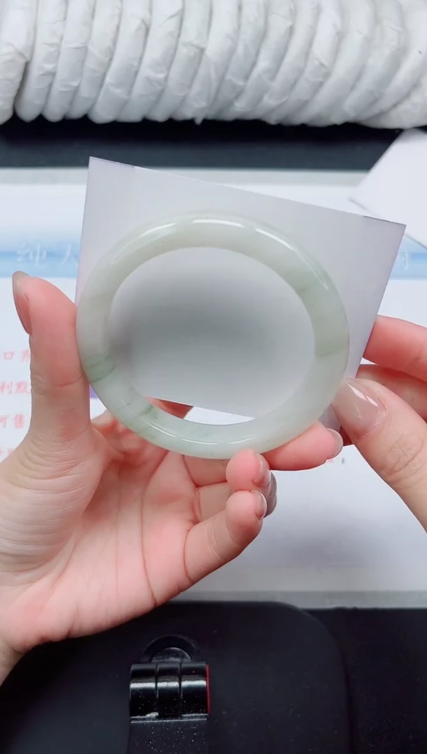 【闪购商品】石英质玉手镯未镶嵌97#56.7