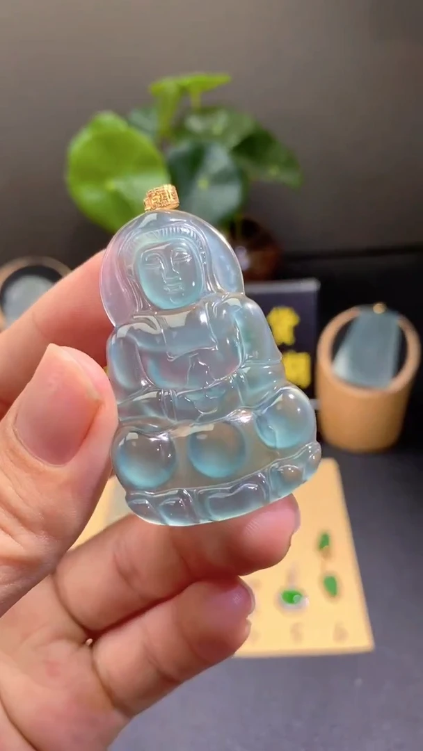 翡翠18K金镶嵌颈饰翡翠A货