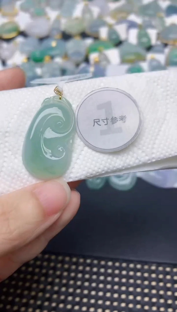 颈饰18K金镶嵌翡翠天然缅甸A货翡翠